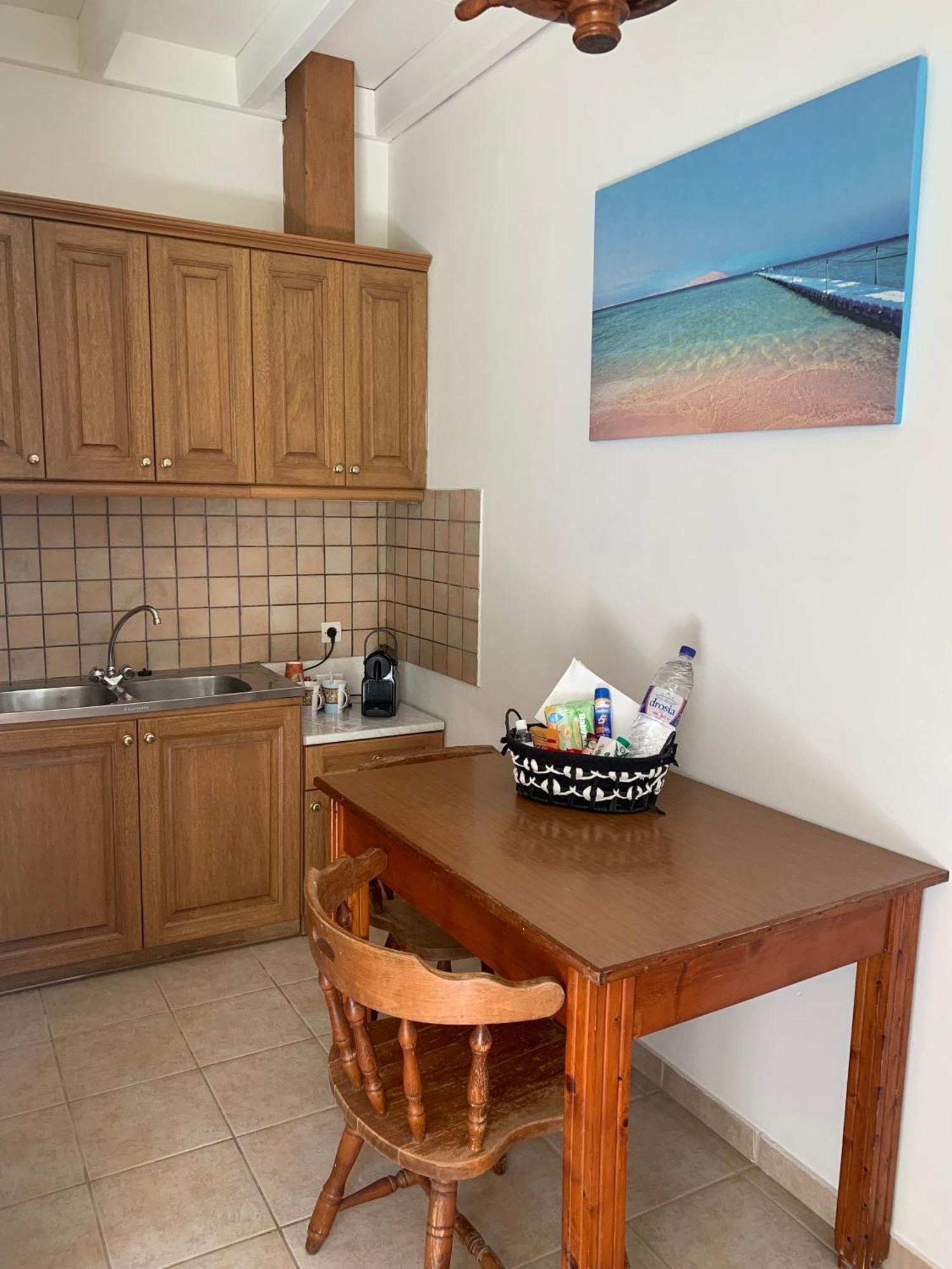 Nisaki Mathraki B&B Bagian luar foto