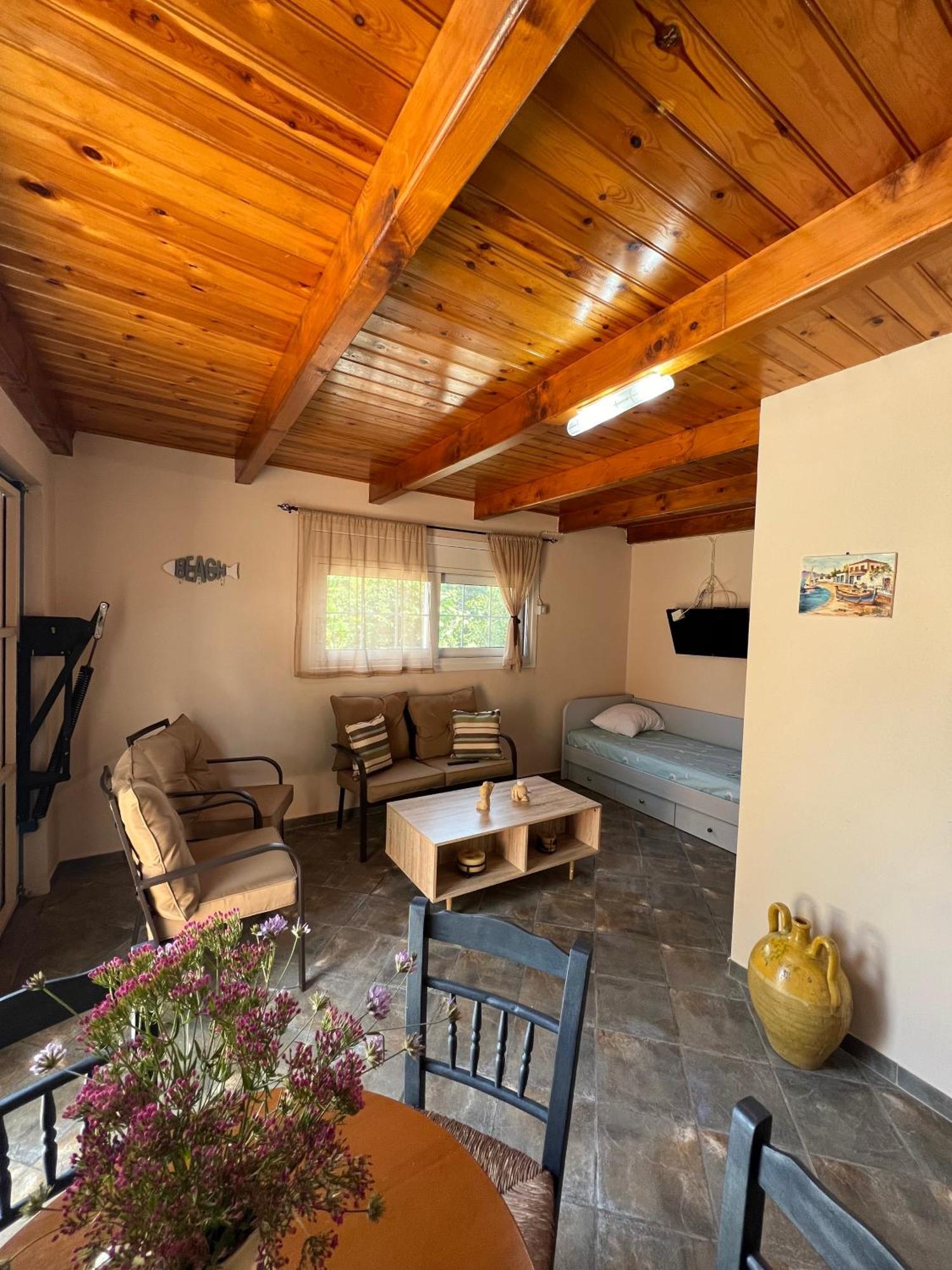 Nisaki Mathraki B&B Ruang foto