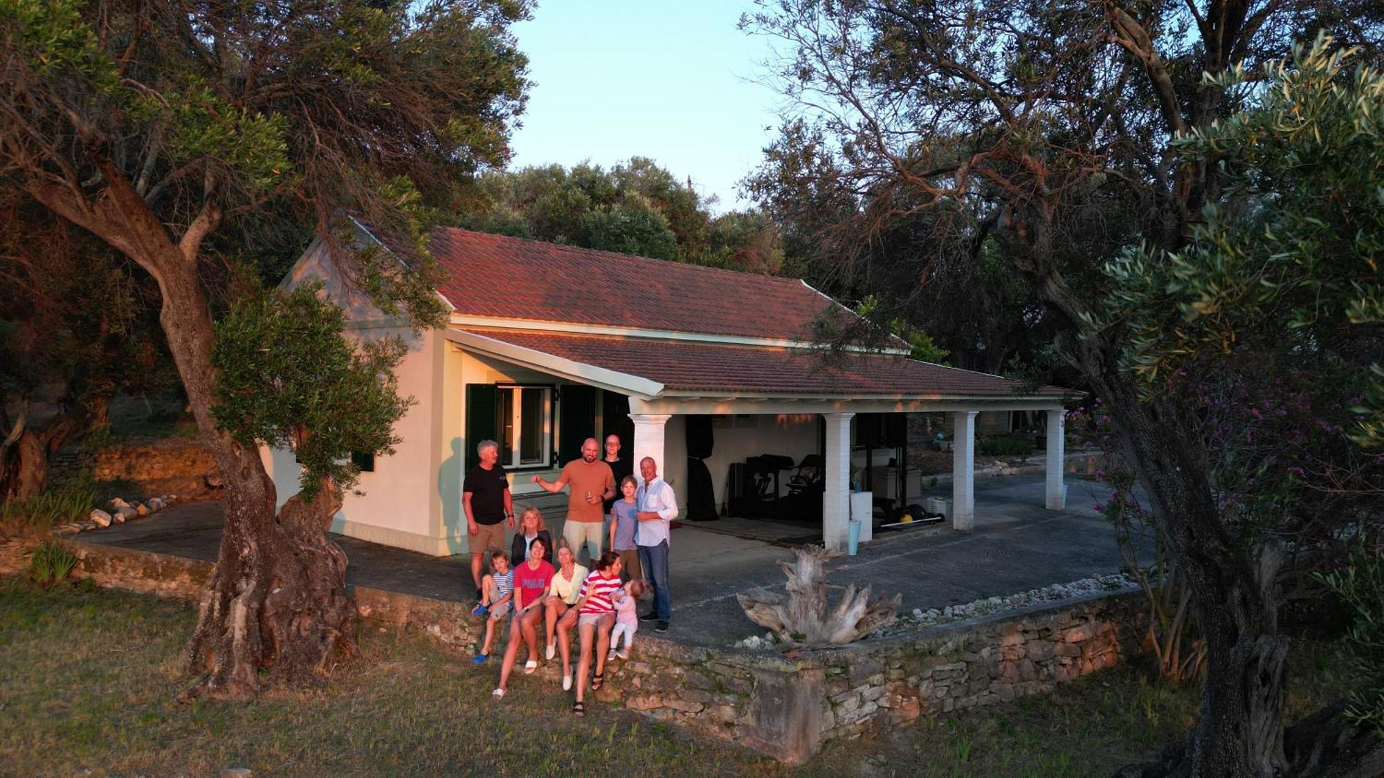 Nisaki Mathraki B&B Bagian luar foto
